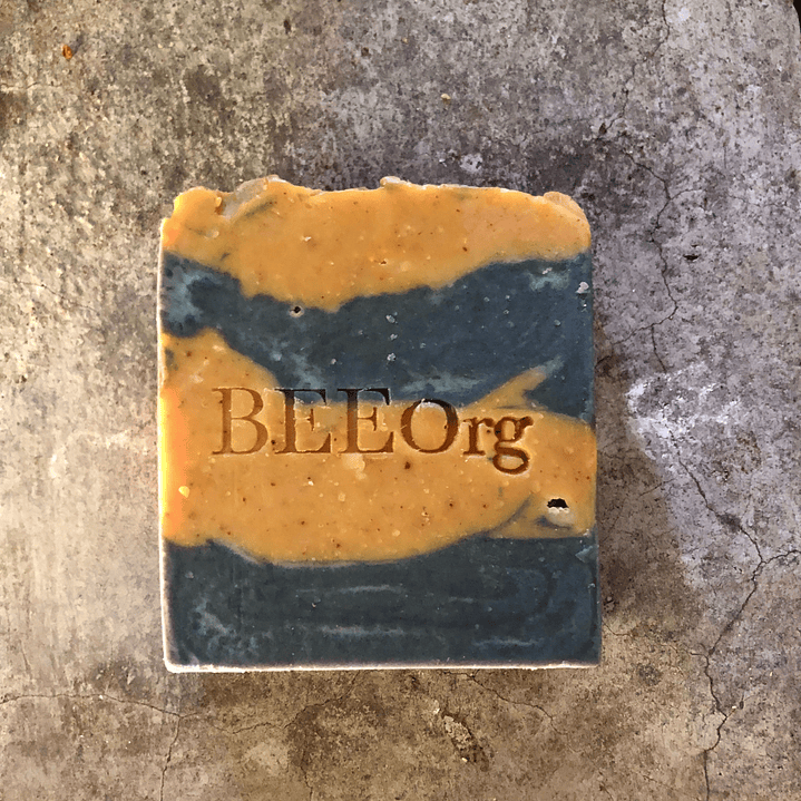 Jabón de carbón y cúrcuma 1