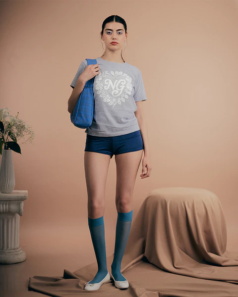 Polera nostalgia gris