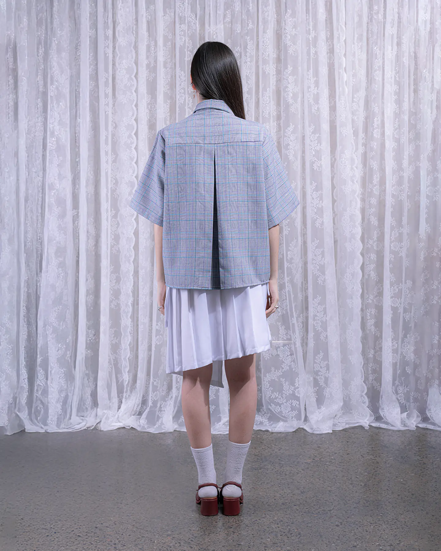 Camisa asimétrica escosés gris  2