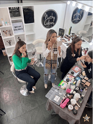 Clase de Personalizada de Automaquillaje  - Estudio NathyColores