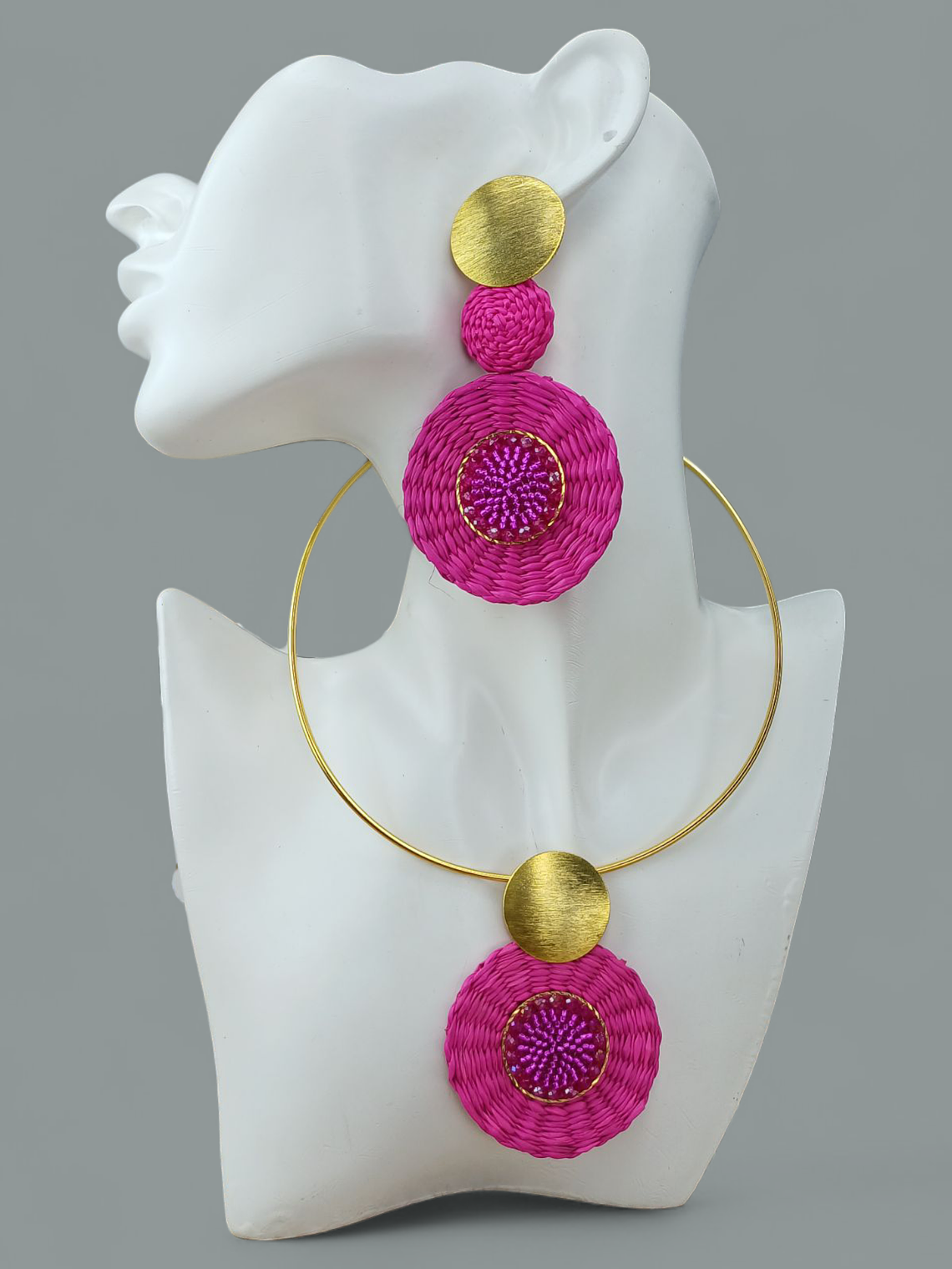 Set de Aretes y Gargantilla  en palma de iraca 1