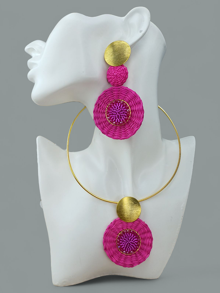 Set de Aretes y Gargantilla  en palma de iraca 1