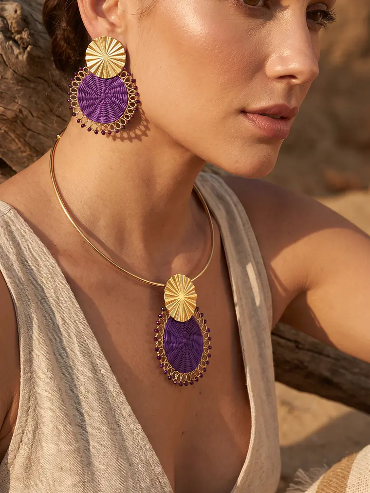 Set de Aretes y Gargantilla en palma de iraca 1