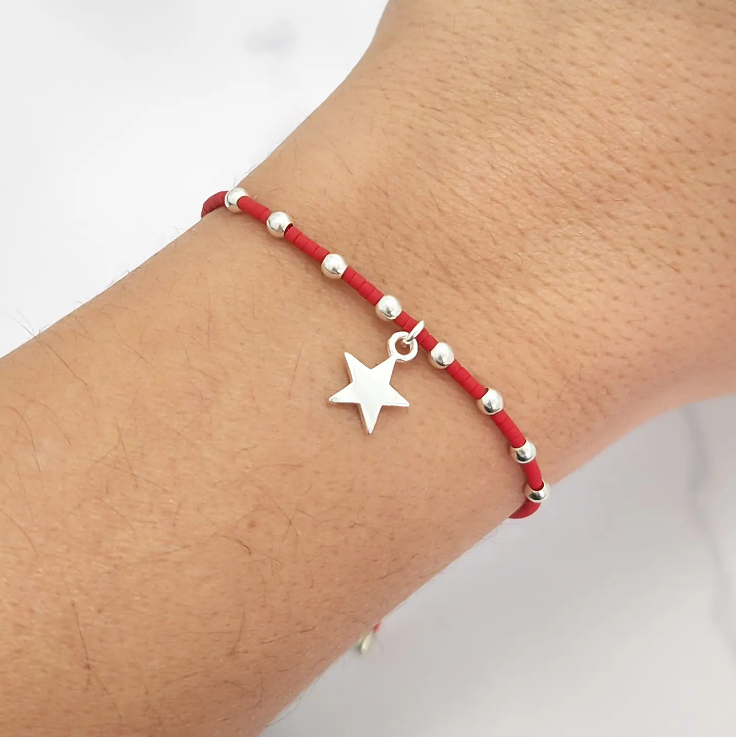 Macramé Estrella Pelotitas Roja 2