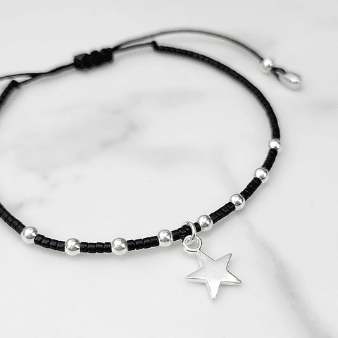 Macramé Estrella Pelotitas Negra