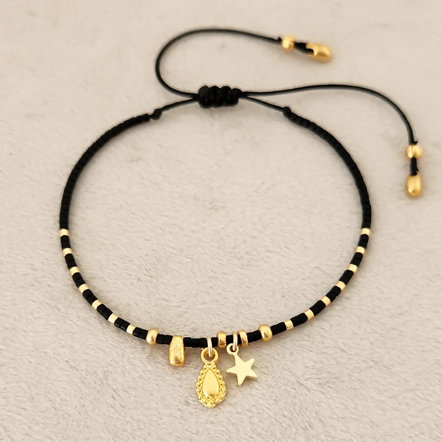 Macramé Negra Dorada 2