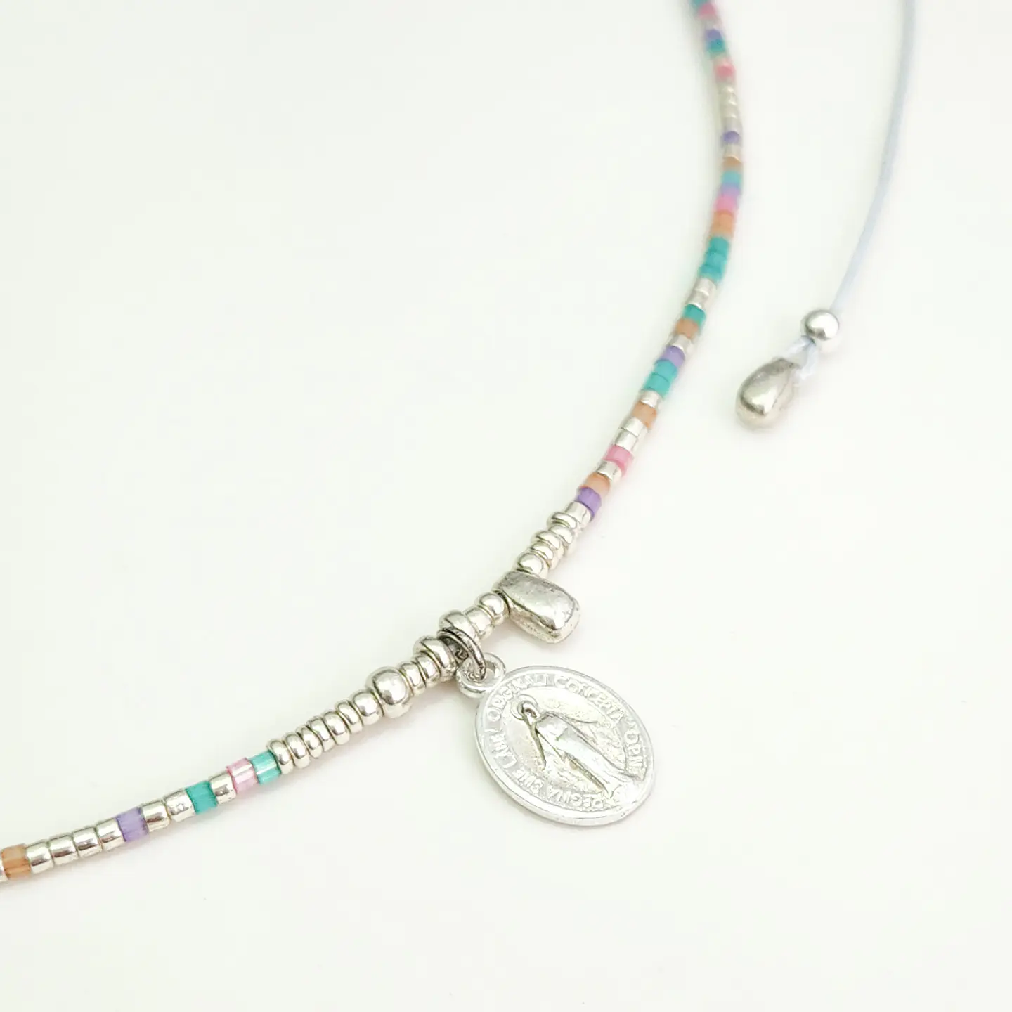 Collar Ajustable Virgen de los Rayos 2