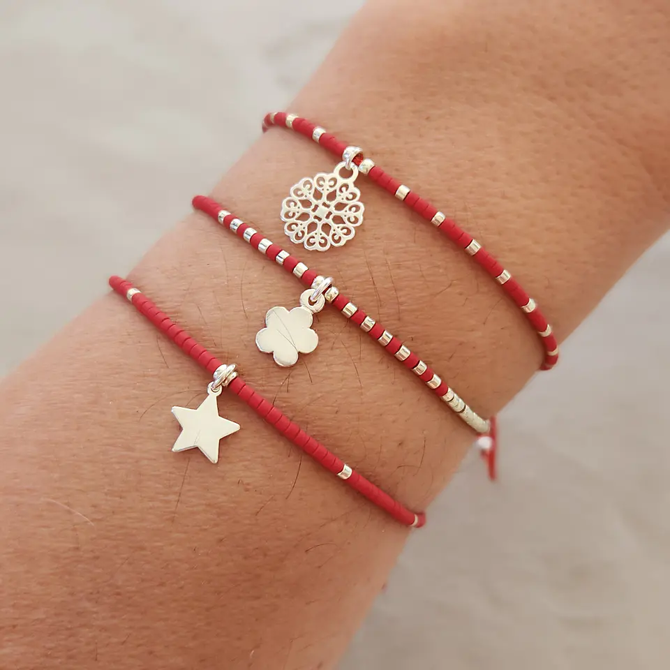 Pack Pulseras Rojas de Protección (plateadas) 1