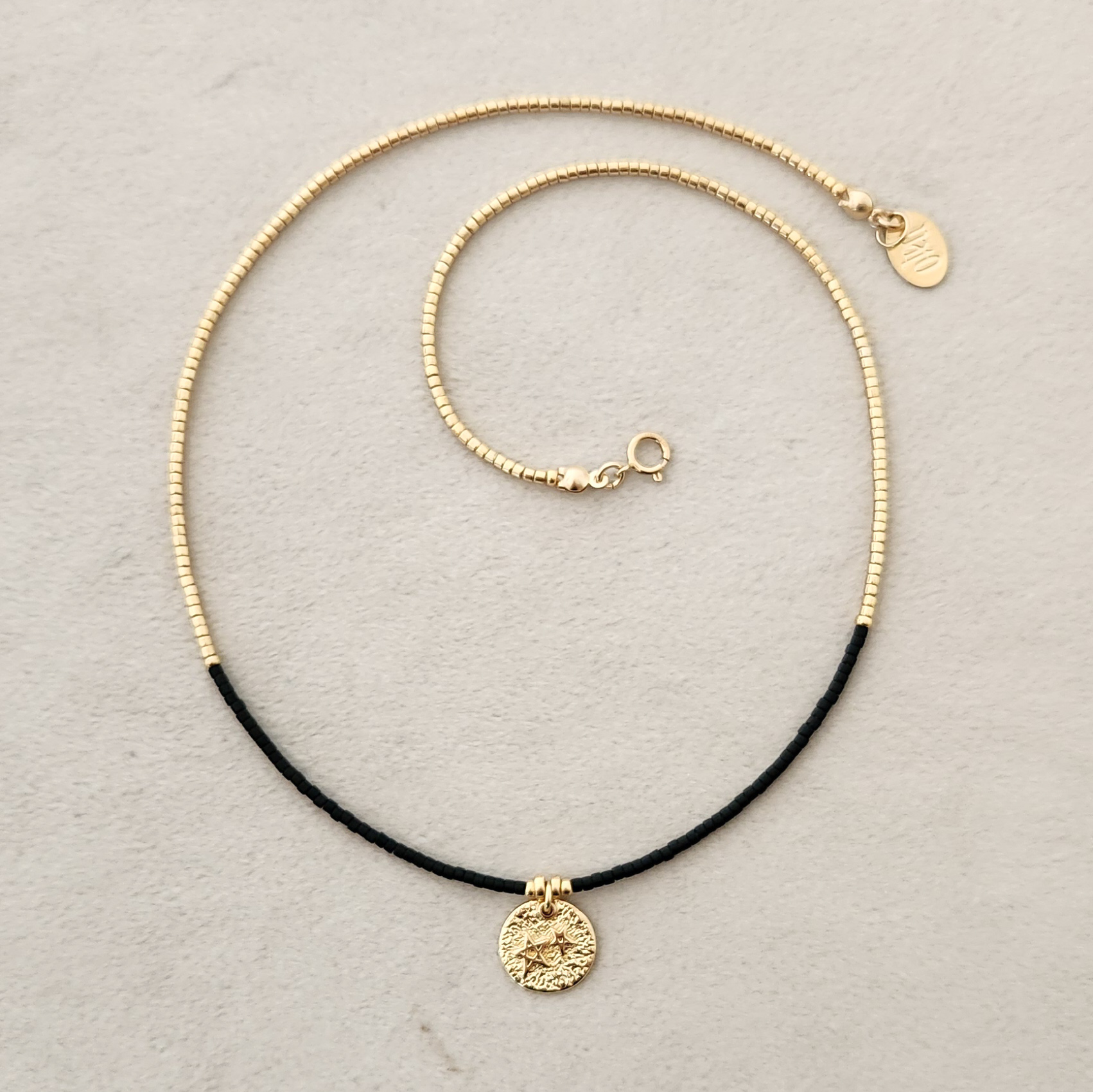 Collar Frac Dorado