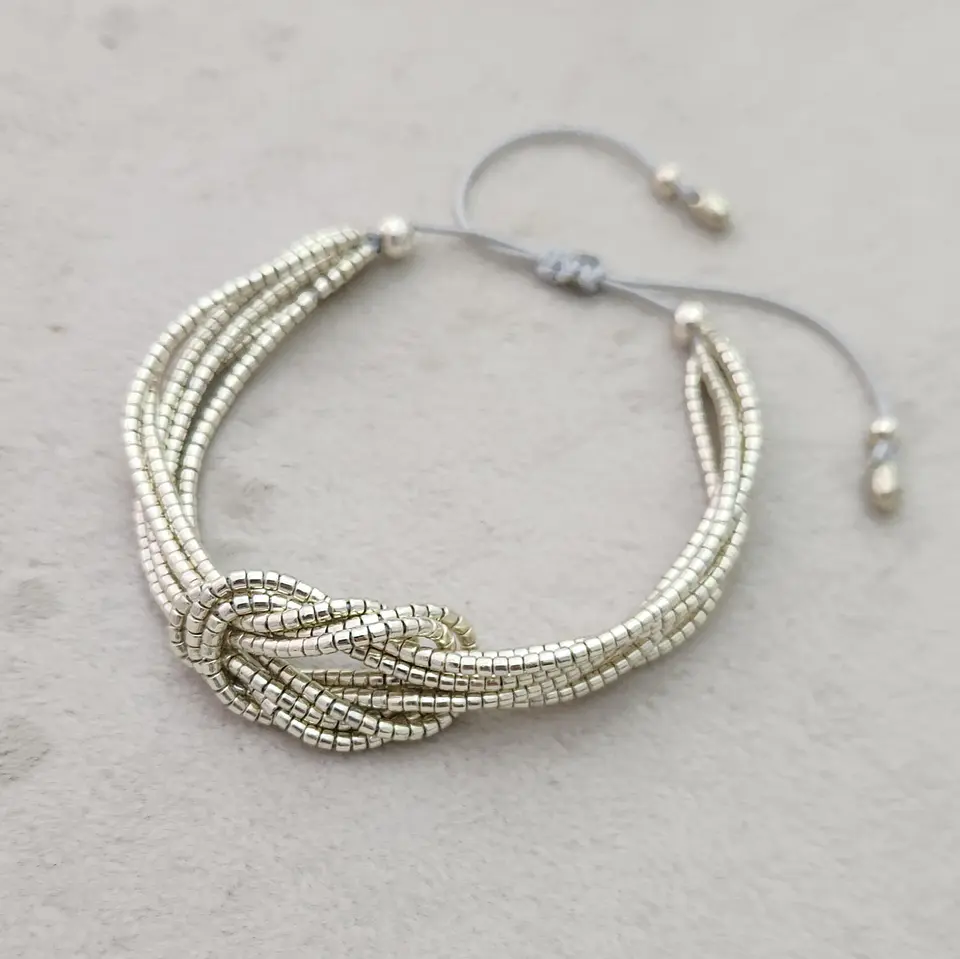 Macramé Nudo Plateado 2