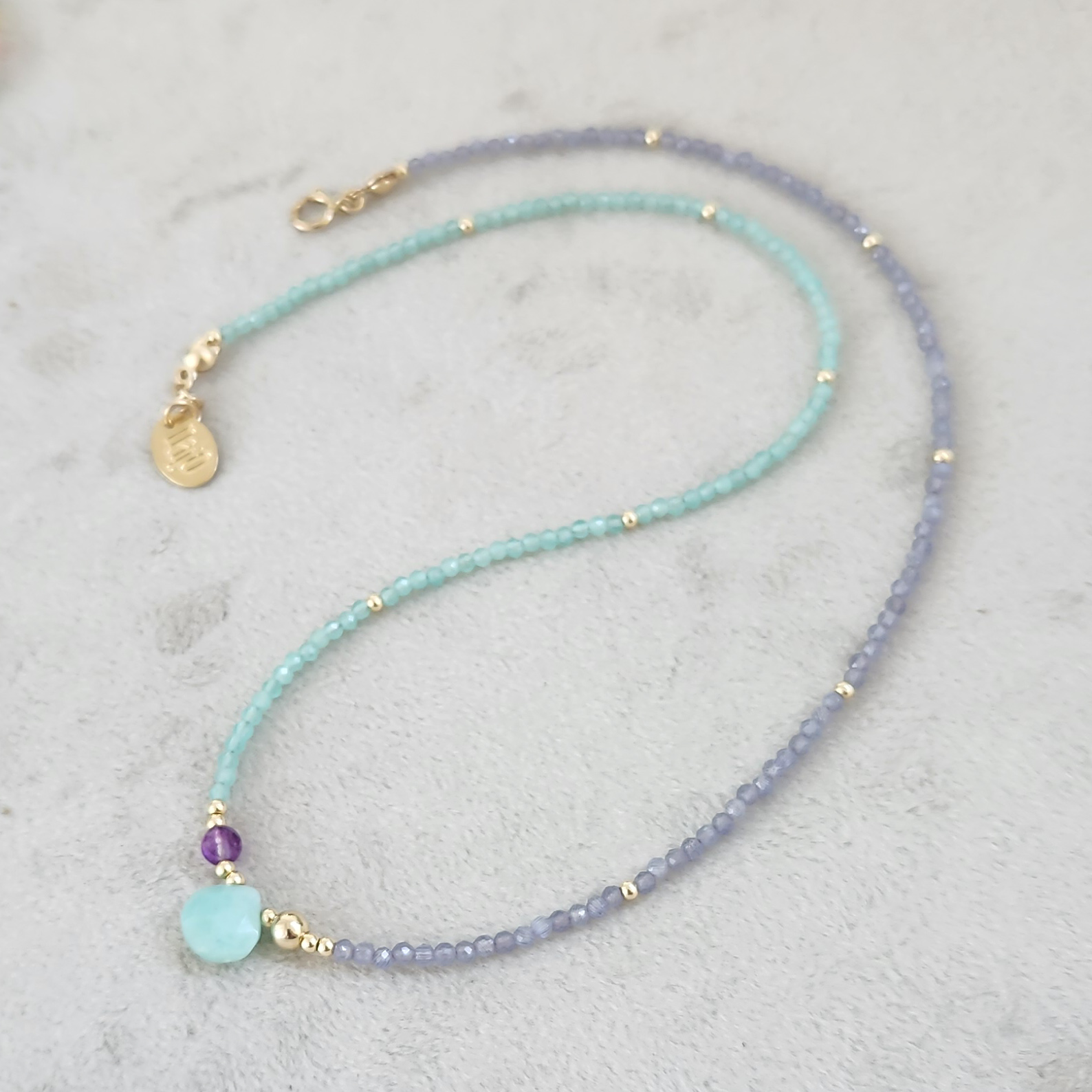 Collar Luz Turquesa y Morado