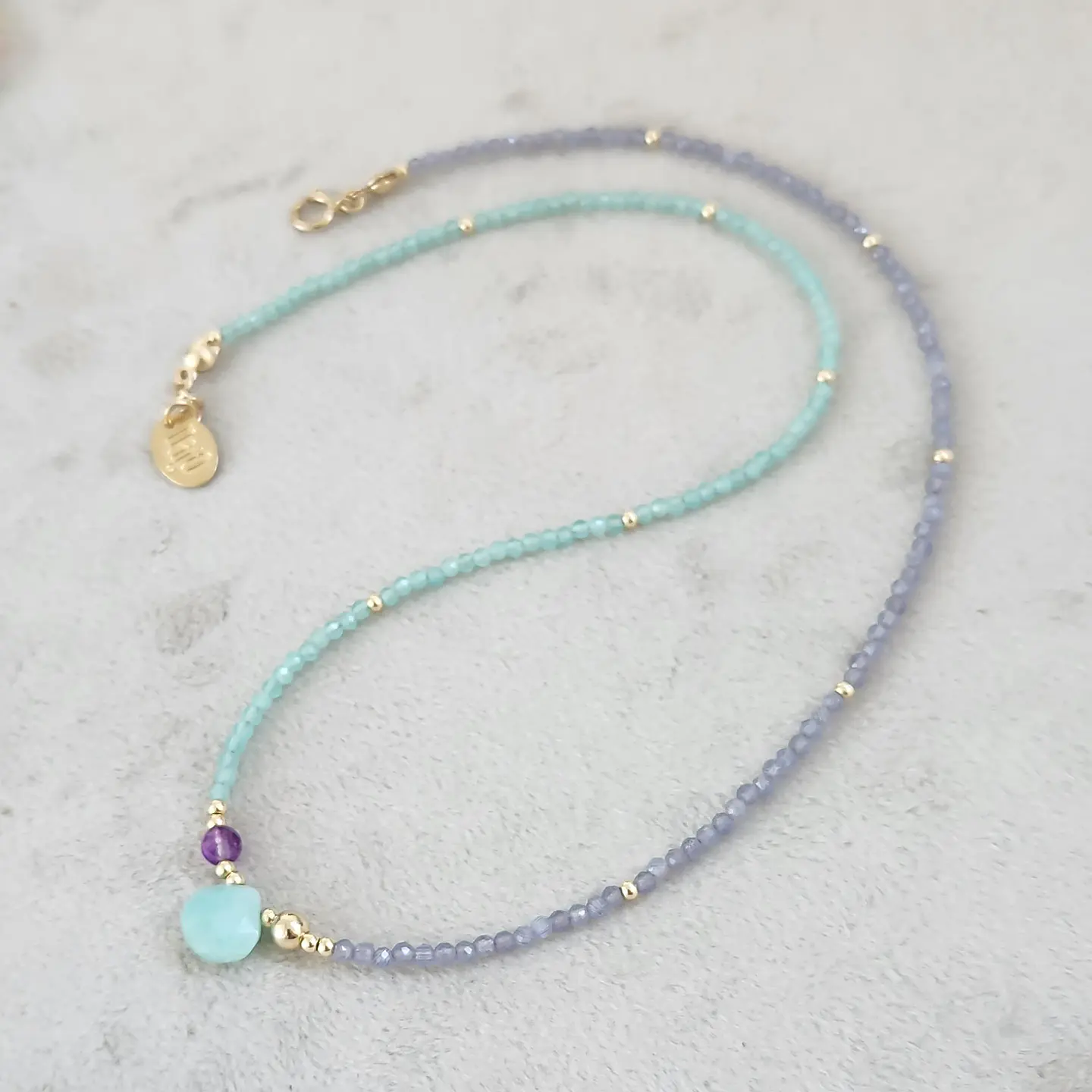 Collar Luz Turquesa y Morado 1