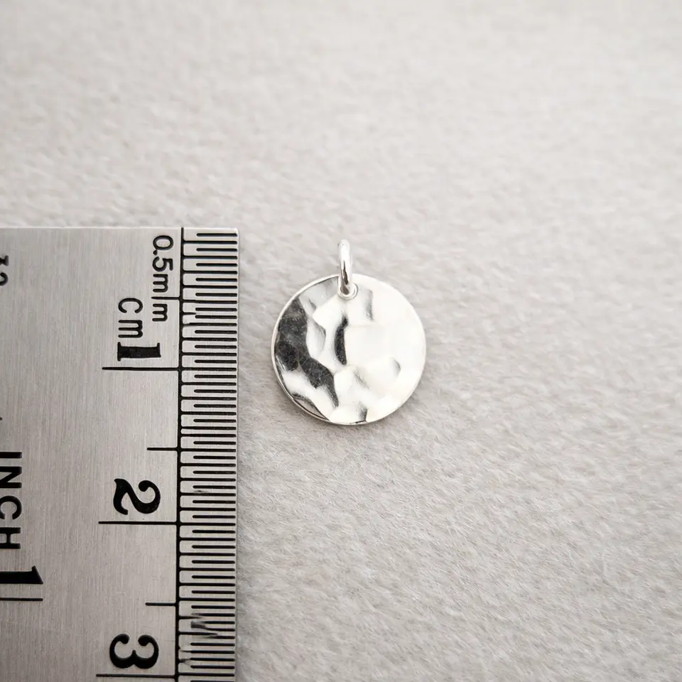 Medalla martillada Plata 925 2