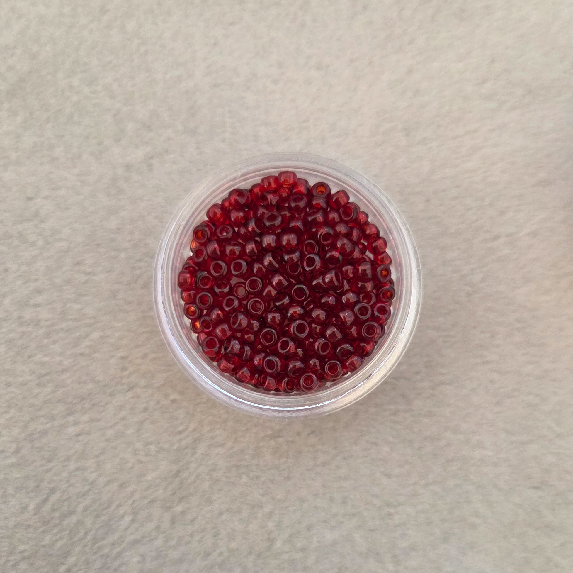 Rocaille Garnet Gold