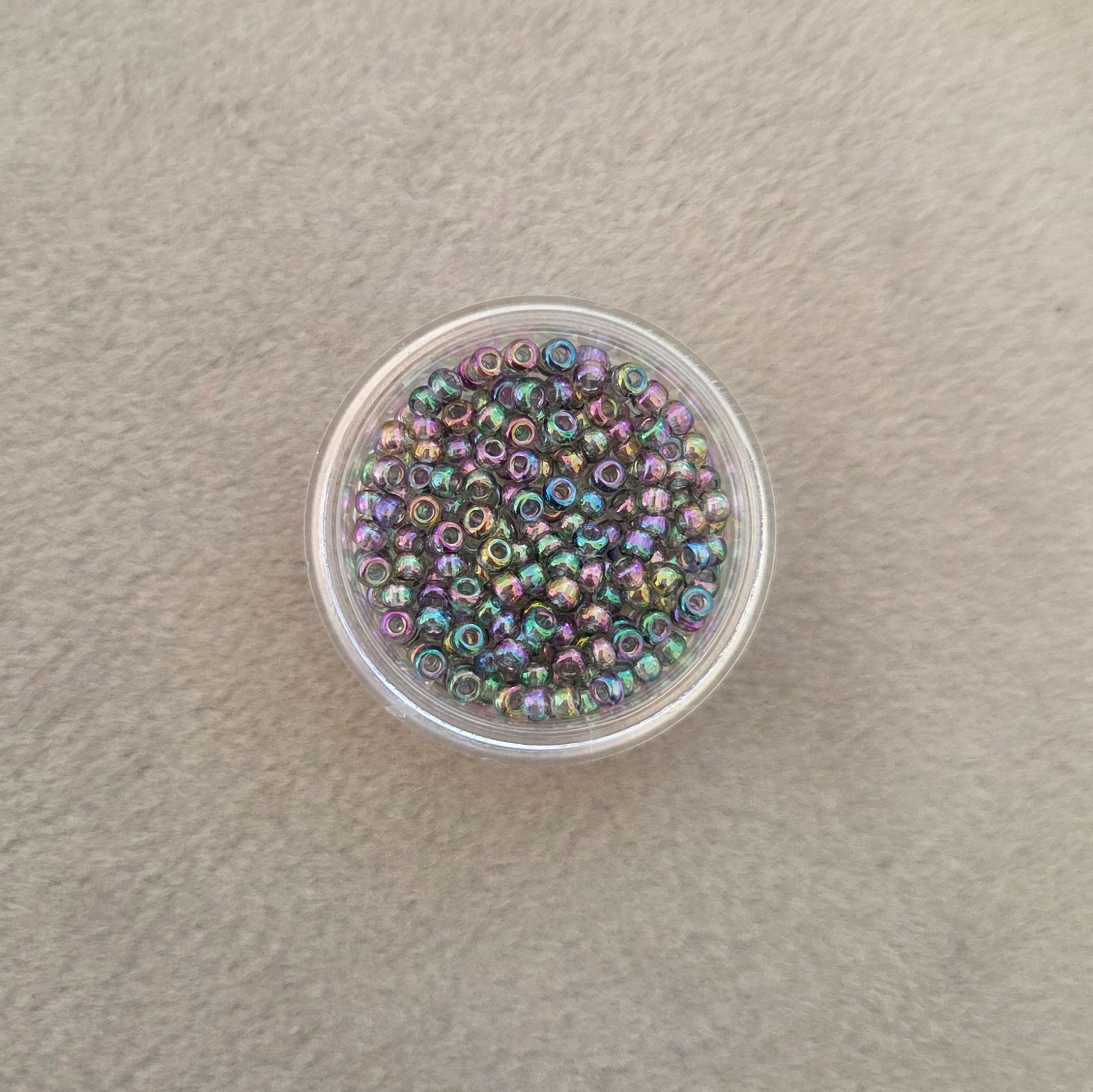 Rocaille Gray Rainbow
