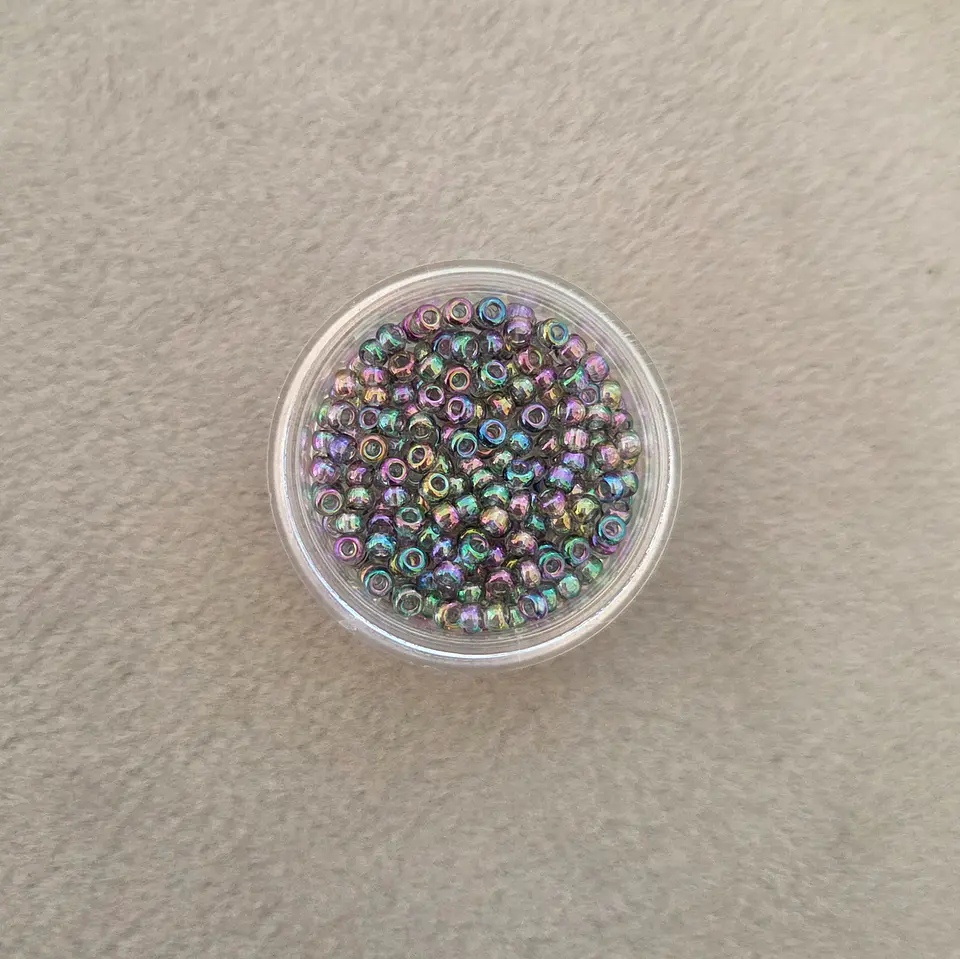 Rocaille Gray Rainbow 1