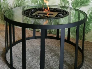 Mesa redonda metálica con vidrio