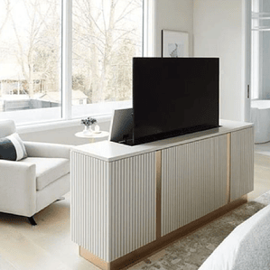 Mueble Cedro con elevador de TV sistema a control remoto.
