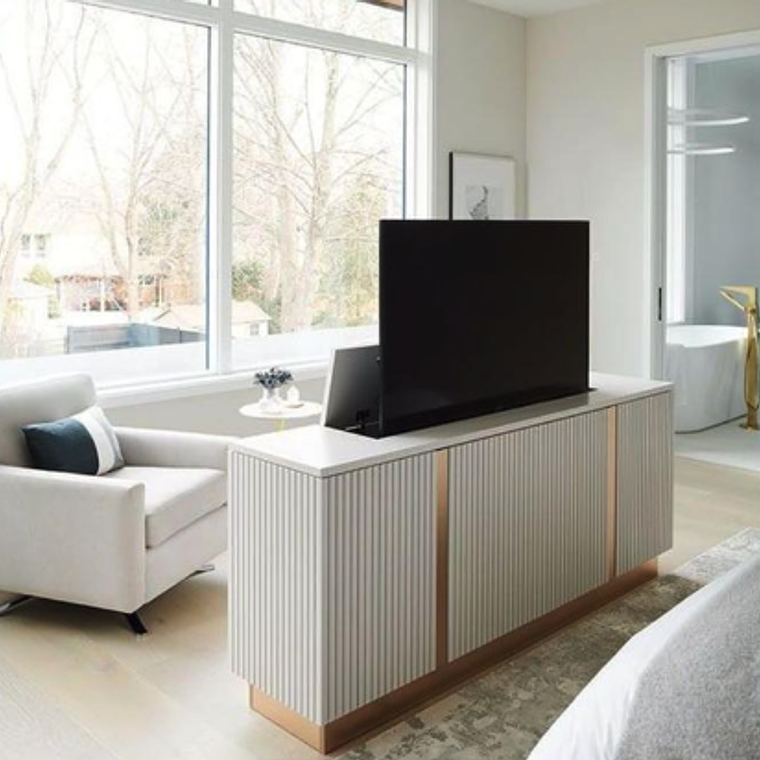 Mueble Cedro con elevador de TV sistema a control remoto. 2