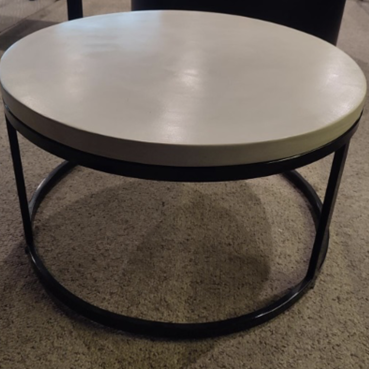 Mesa patas de fierro cubierta de fibrocemento 1