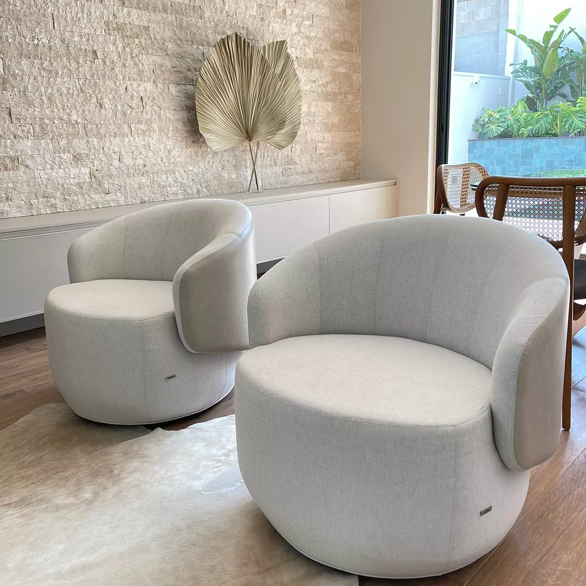 SOFÁ GIRATORIO POLTRONA AMANDA 4
