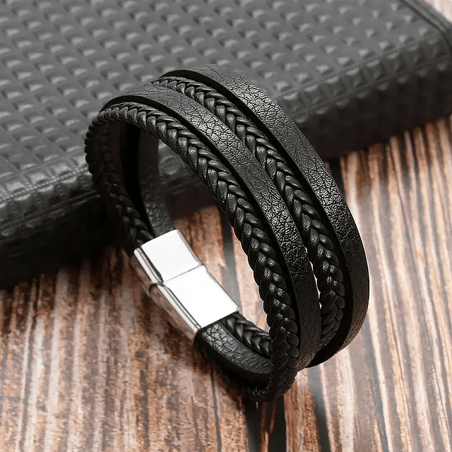 Classic leather bracelet 10