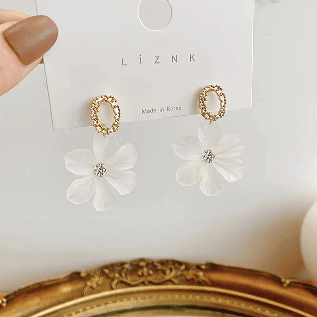 Translucent white flower earrings  5