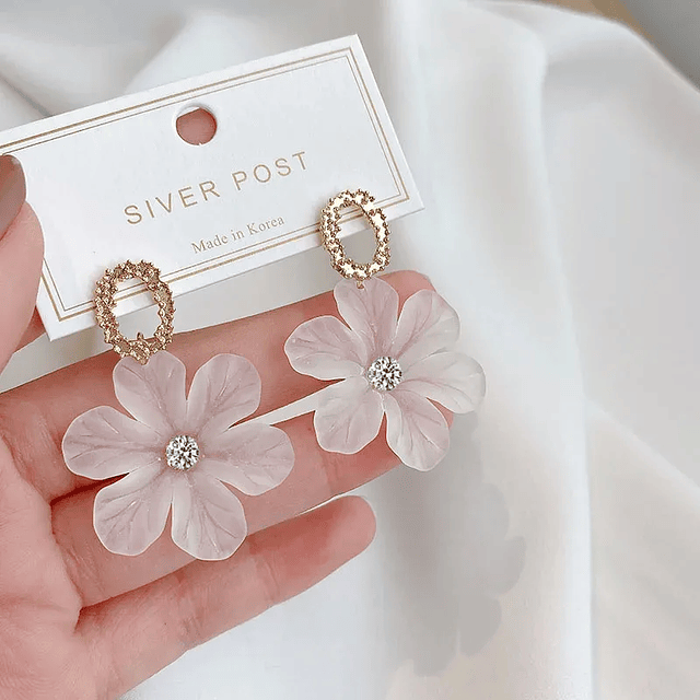 Translucent white flower earrings  7