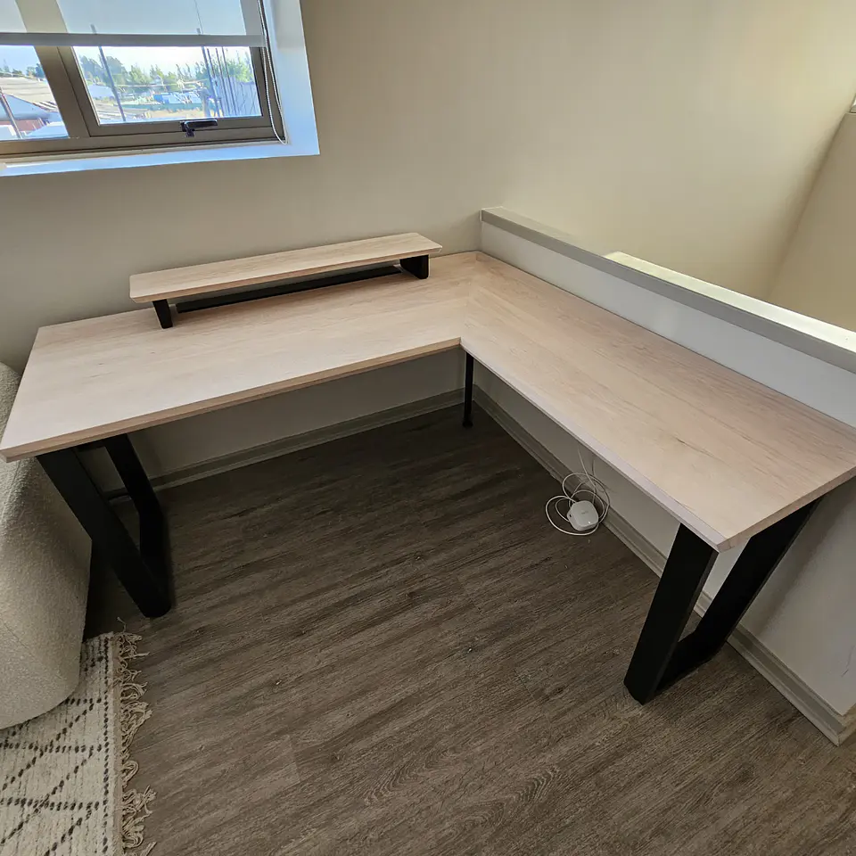 Escritorio Trapecio ELE - Madera Nativa 3