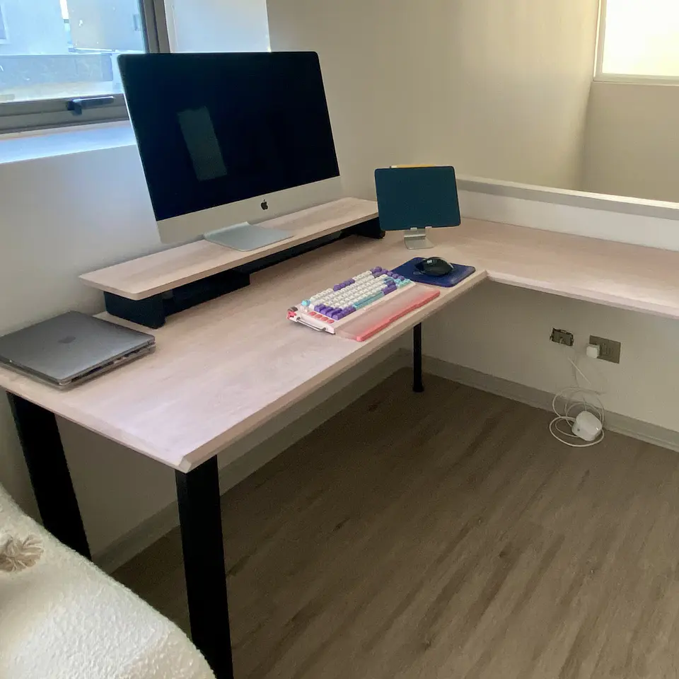 Escritorio Trapecio ELE - Madera Nativa 4