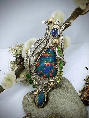 Stunning Australian opal Peacock feather inspired necklace - Video