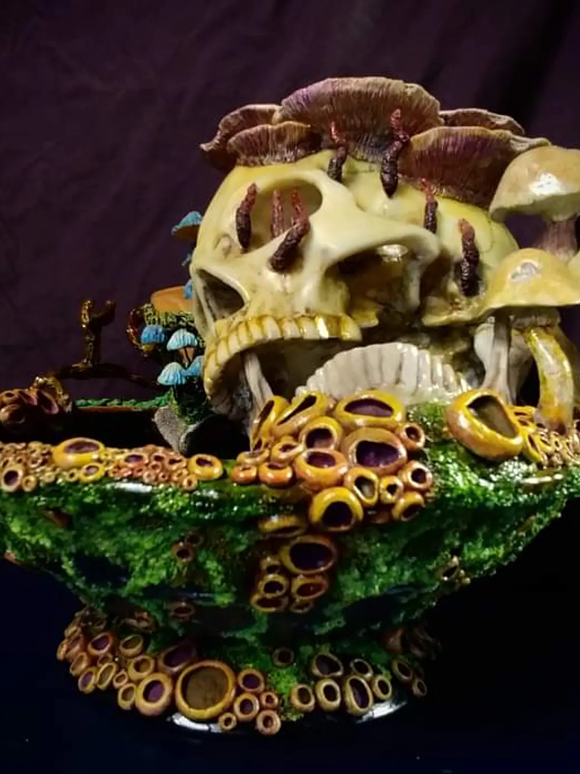 Skull globe/specimen/planter  8