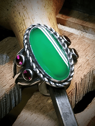 MTO - Chrysoprase and Rhodolite garnet double band ring -  Private collection