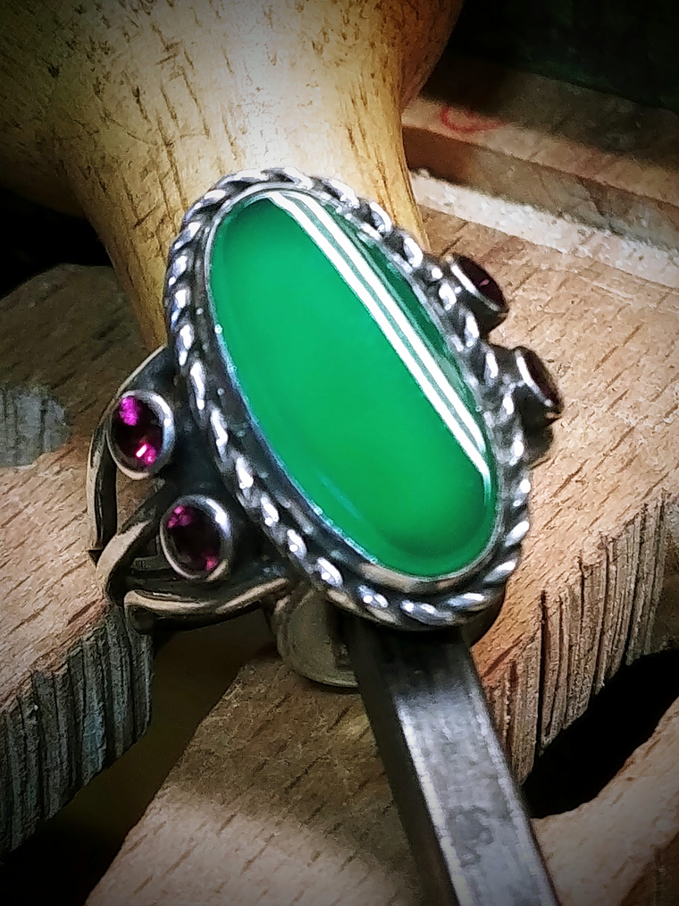 Chrysoprase and Rhodolite garnet double band ring - Private collection 1