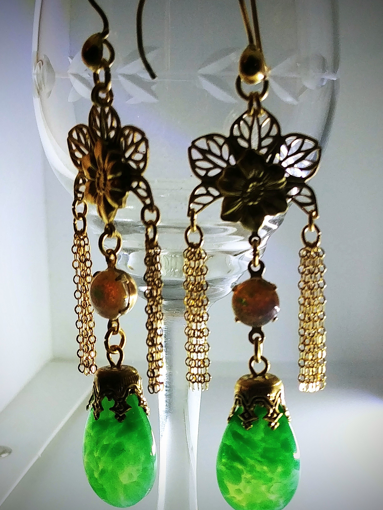 CJ - Art Deco inspired, gold-filled vintage Peking Jade glass earrings  9