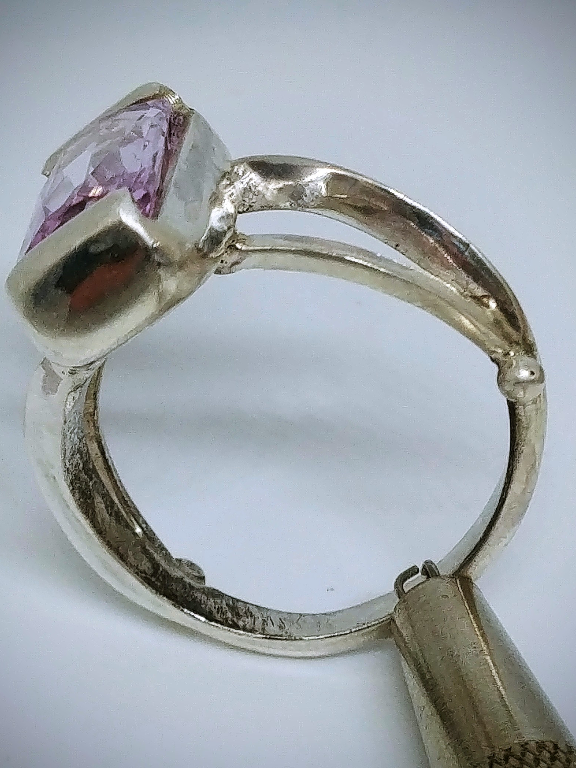 ⏯ 5.27ct Sterling and baby pink Kunzite ring - Sterling - Sz 8.5 - Video  9
