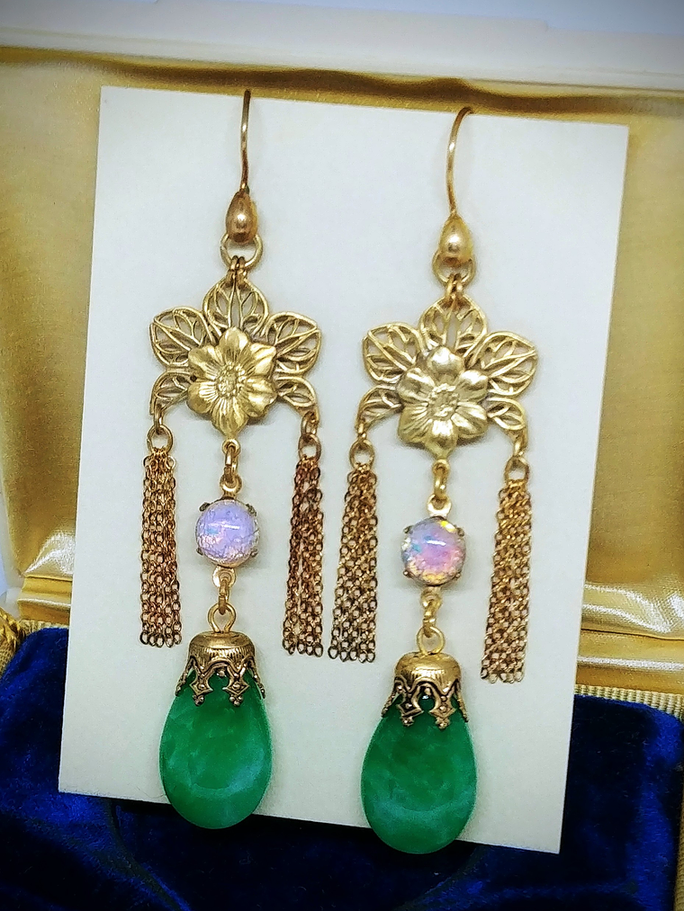 CJ - Art Deco inspired, gold-filled vintage Peking Jade glass earrings  6