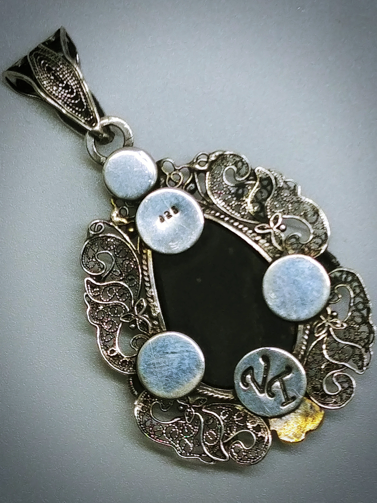Delicate sterling filigree and Australian opal pendant - Video 10