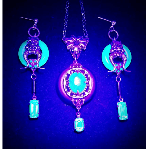 Uranium glass necklace and earring set - Private collection