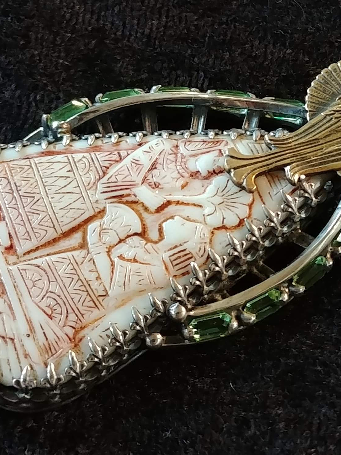 Egyptian revival Uranium glass pendant -  Private collection 3