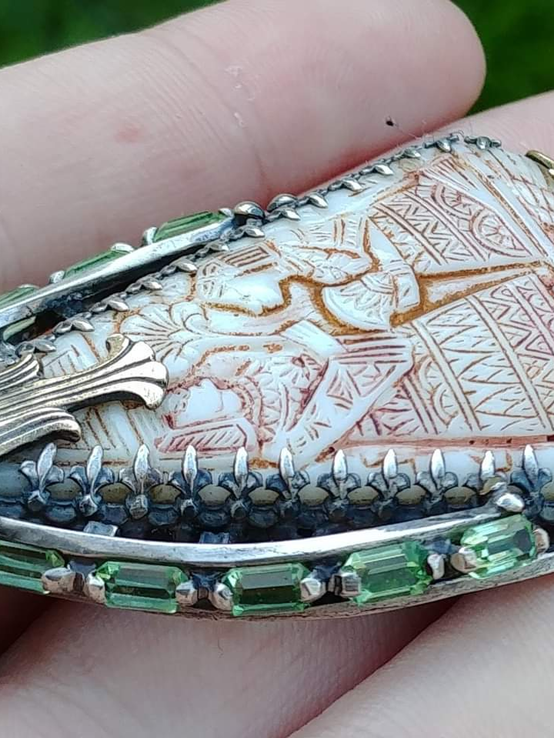 Egyptian revival Uranium glass pendant -  Private collection 5