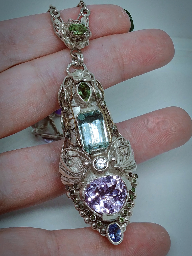 Kunzite and aquamarine Chrysalis - Cremation necklace 5