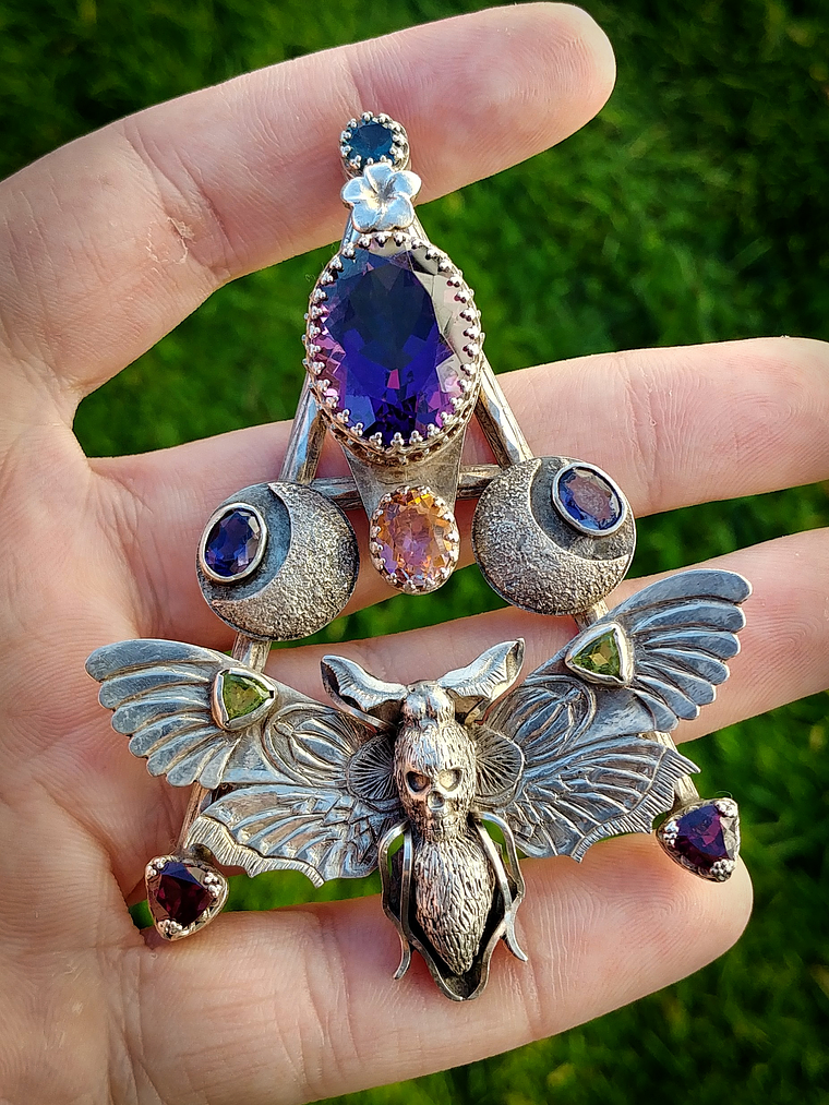 RTS - Huge hand carved/engraved Death Head Hawks moth pendant - Sterling - Video⏯ 4