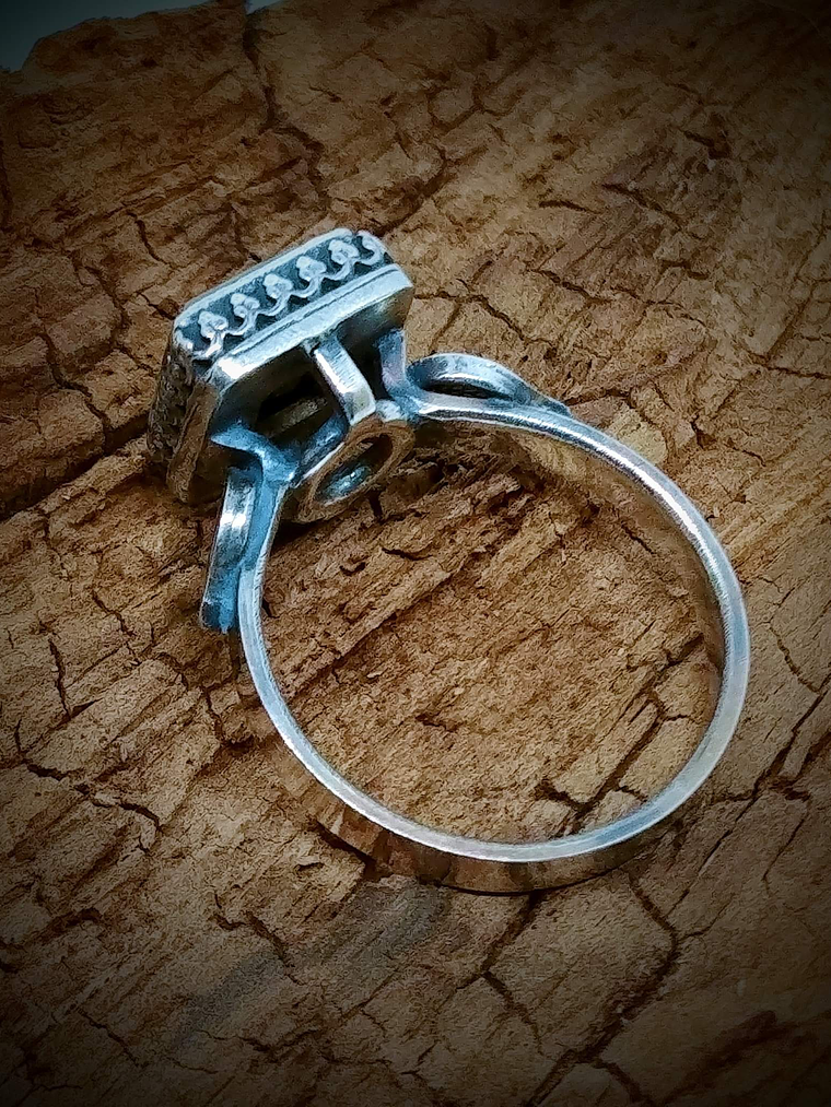 MTO - 2.75ct ☢  Art Deco style, Princess cut Vaseline UG ring - Sterling 5