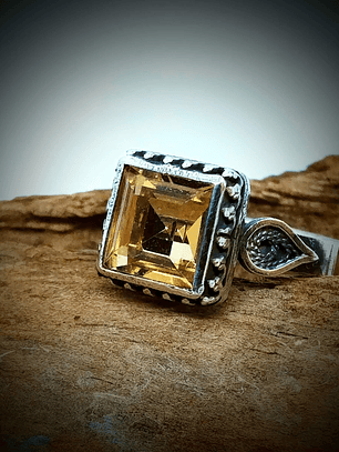 MTO - 2.75ct ☢  Art Deco style, Princess cut Vaseline UG ring - Sterling 💍