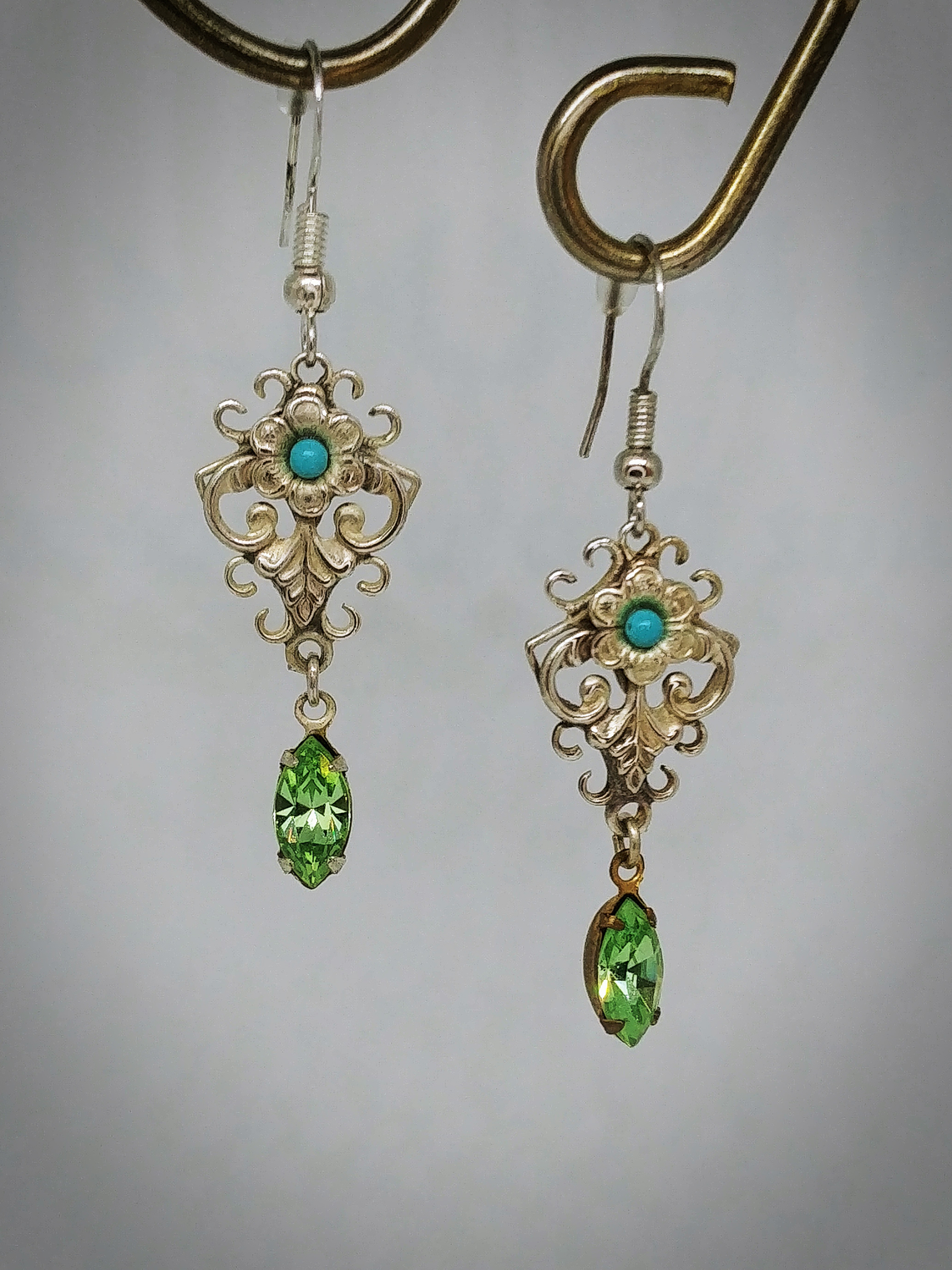 CJ - 2.8tcw ☢ Vintage inspired UG glass earrings -  Costume 👑 2