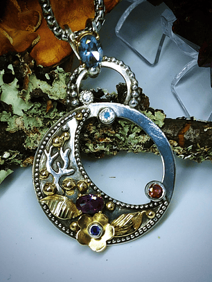 Alexandrite and moonstone, sterling & gold  Crescent 🌜moon necklace - Video