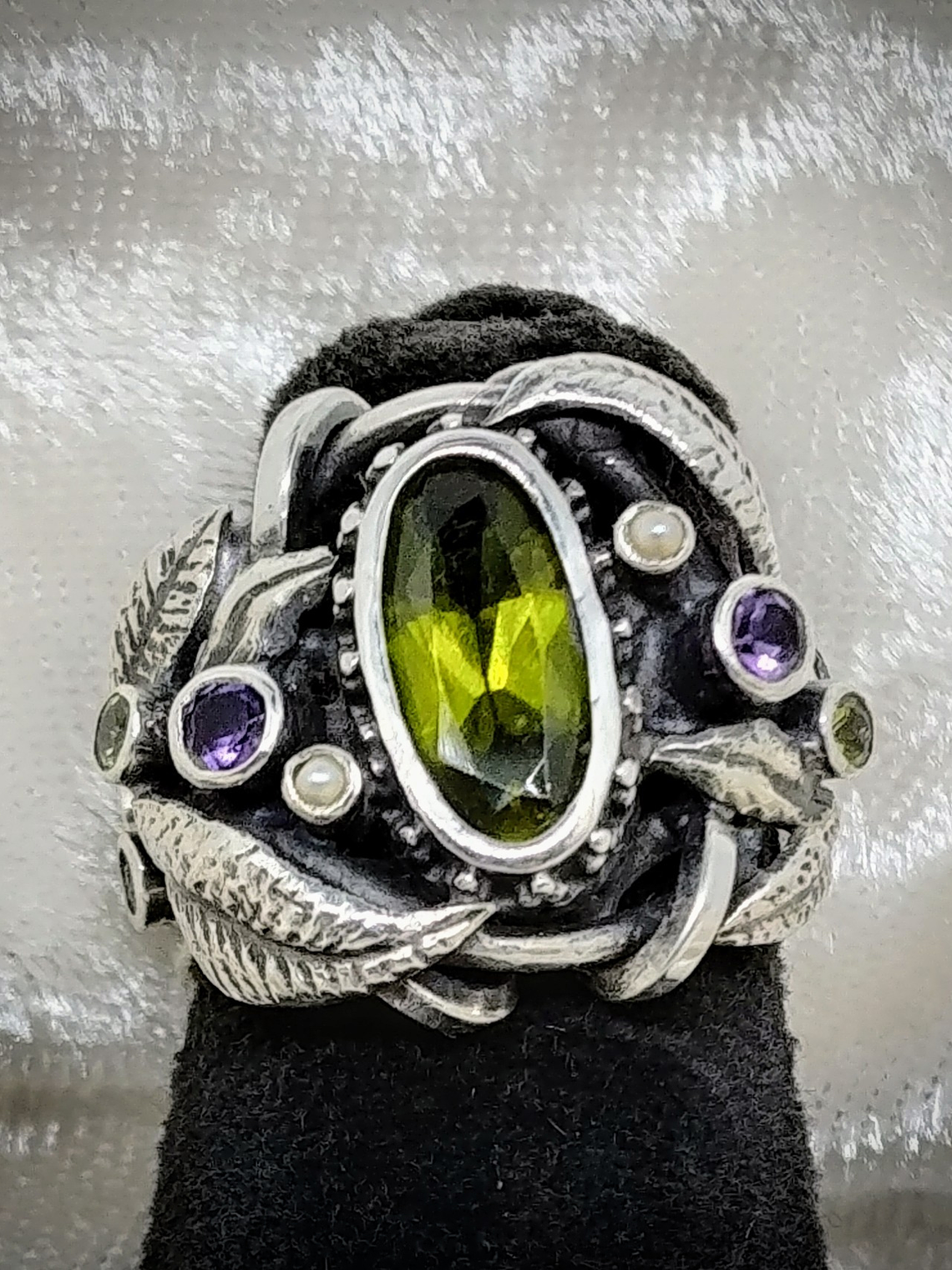 RTS - Sz 7.75 Moss green tourmaline ring with carved details - size 7.75 - Sterling - Video ⏯ 1