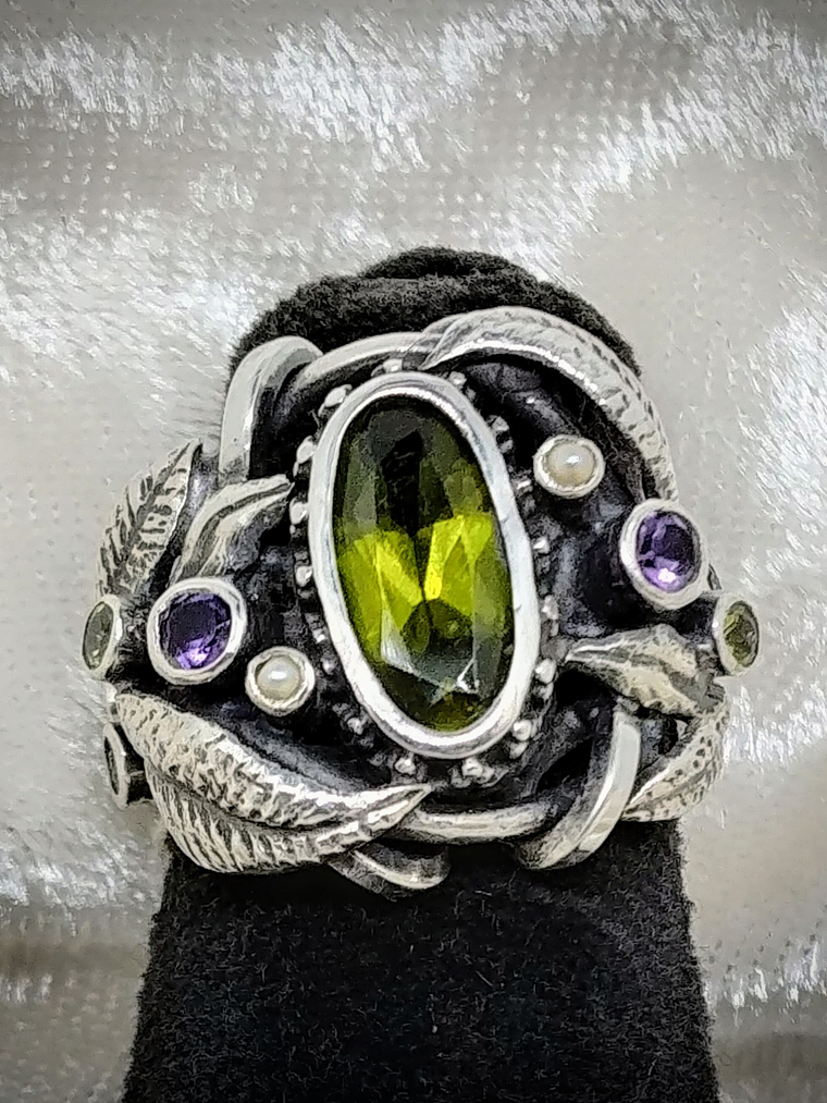 RTS - Sz 7.75 Moss green tourmaline ring with carved details - size 7.75 - Sterling - Video ⏯ 1