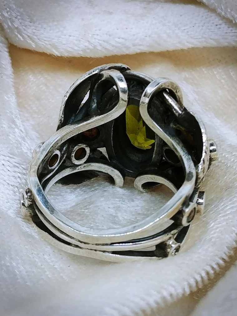 RTS - Sz 7.75 Moss green tourmaline ring with carved details - size 7.75 - Sterling - Video ⏯ 5